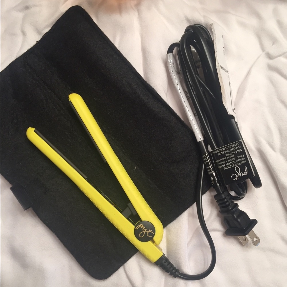 🎉NEW LISTING🎉 PYT MINI CERAMIC STYLER